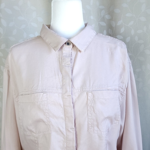 Prana Alda Relaxed Fit Button Down Roll Tab Slub Denim Top Dovetail Beige Large - Picture 3 of 16